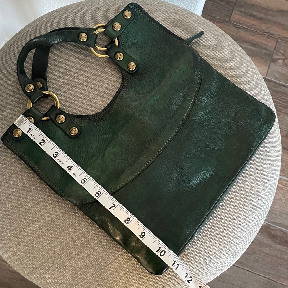Campomaggi BottleGreen Mamoré Leather Handbag
Italian designed - Picture 10 of 11